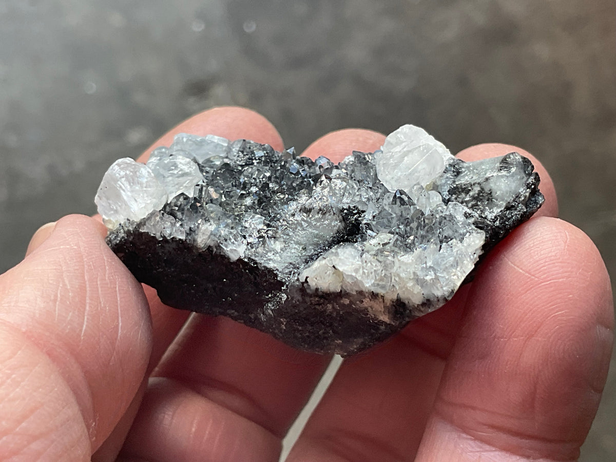 42g Babingtonite ++ Specimen 2B from Sichuan, China
