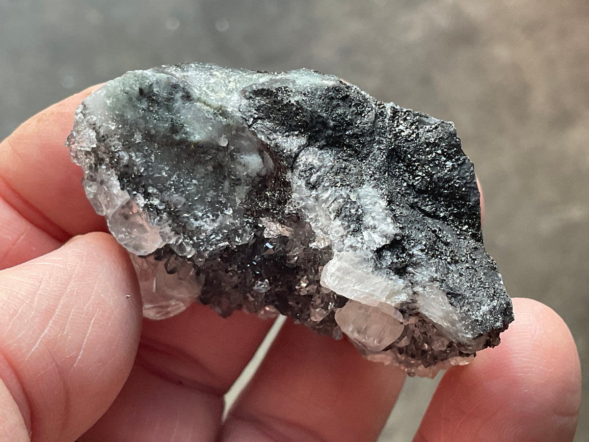42g Babingtonite ++ Specimen 2B from Sichuan, China