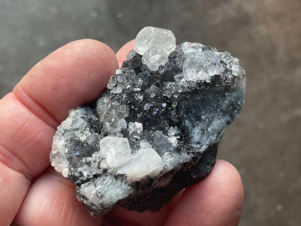 42g Babingtonite ++ Specimen 2B from Sichuan, China