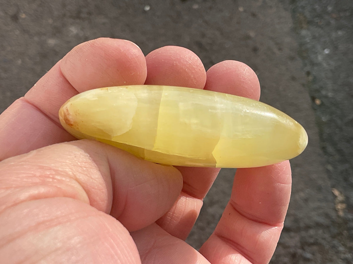 61g Lemon Calcite Palmstone 4A