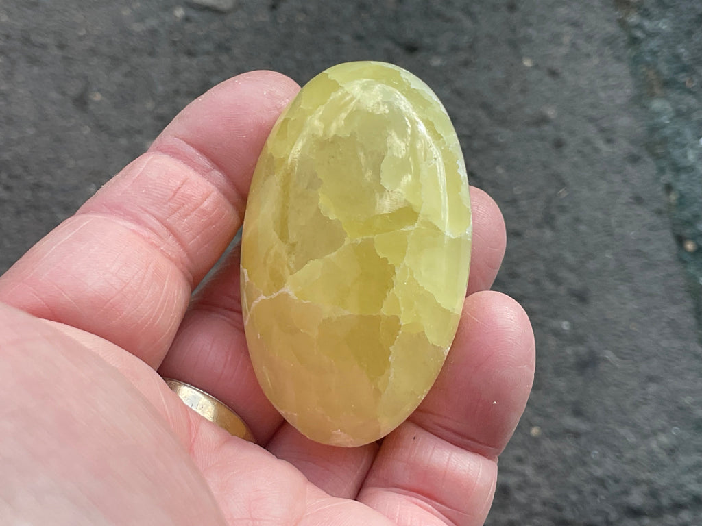 86g Lemon Calcite Palmstone 5B