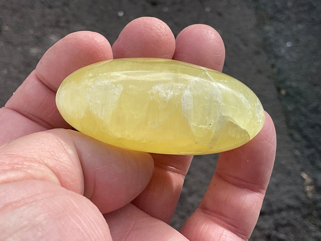 86g Lemon Calcite Palmstone 5B