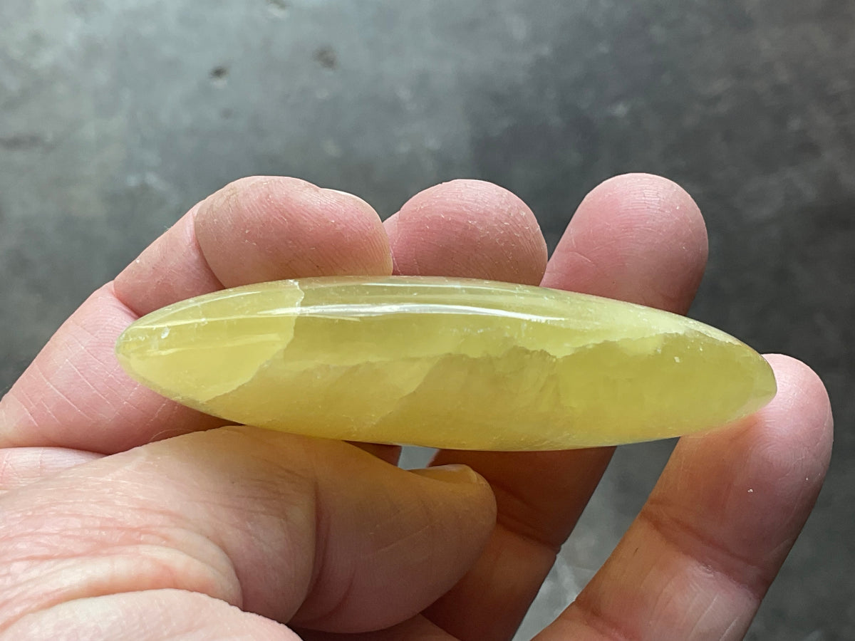 83g Lemon Calcite Palmstone 6A