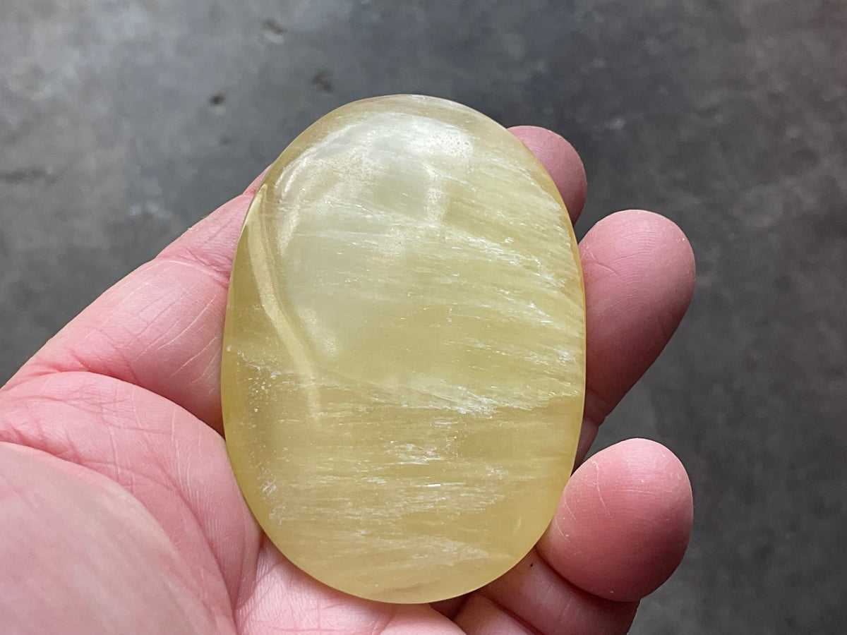83g Lemon Calcite Palmstone 6A