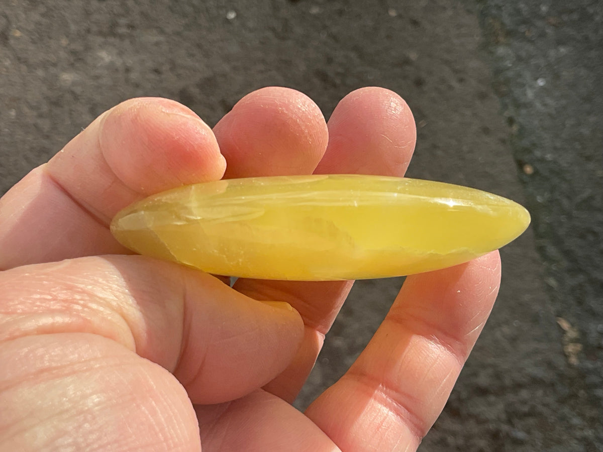 83g Lemon Calcite Palmstone 6A