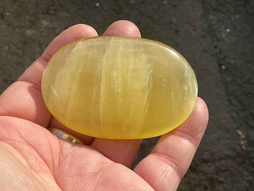83g Lemon Calcite Palmstone 6A