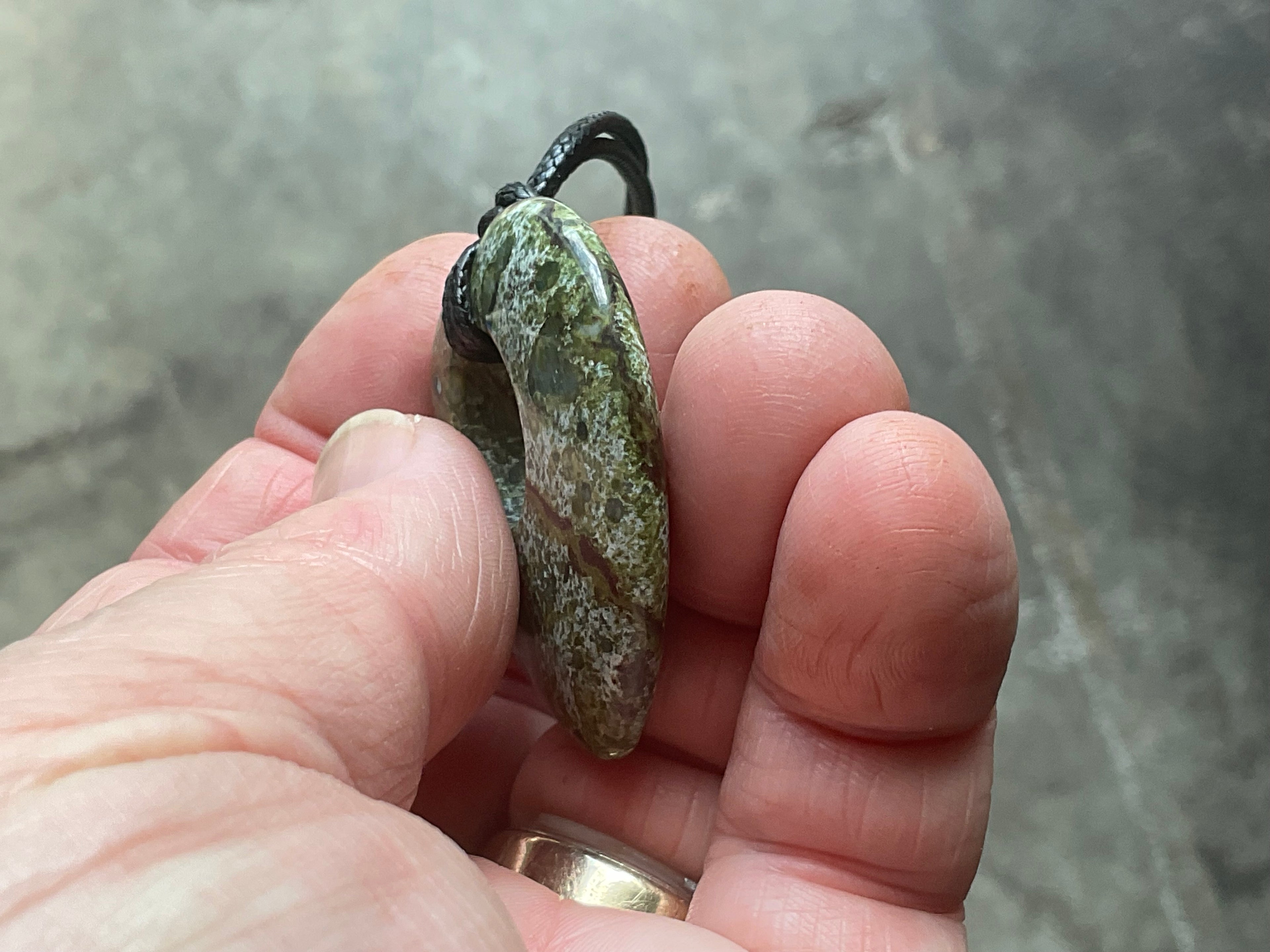 20g Dragons Blood Heart Pendant 1B