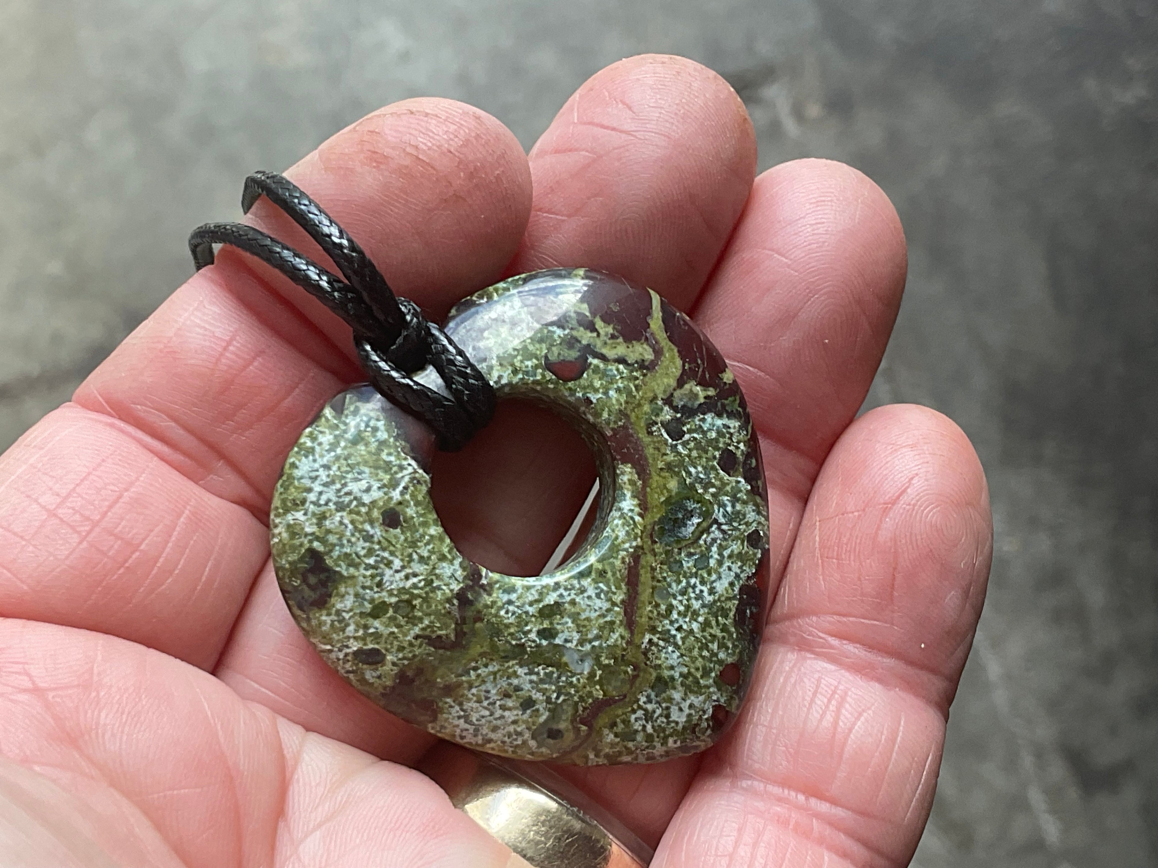 20g Dragons Blood Heart Pendant 1B