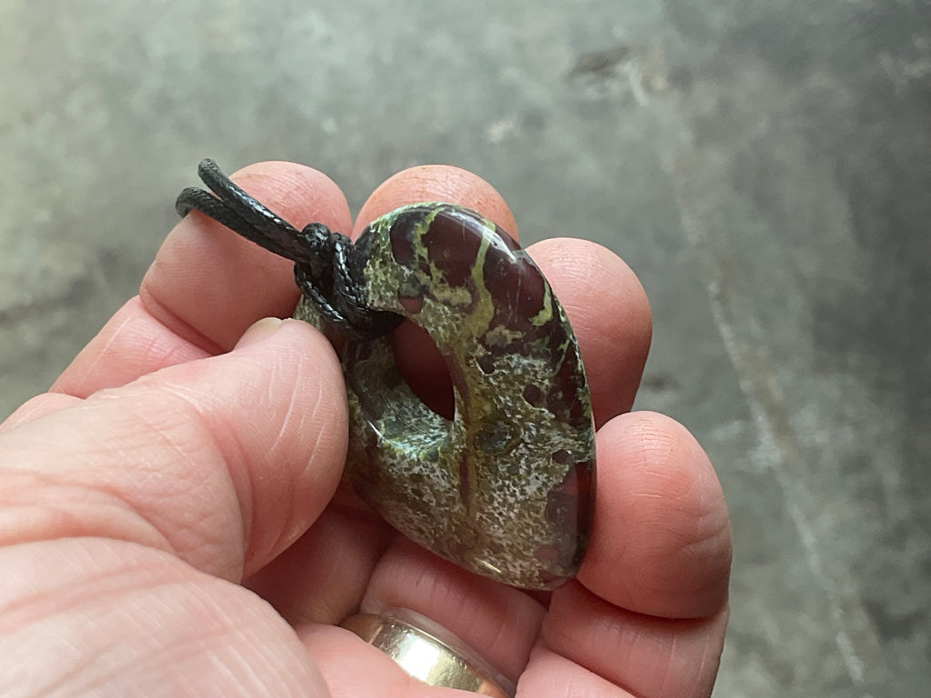 20g Dragons Blood Heart Pendant 1B