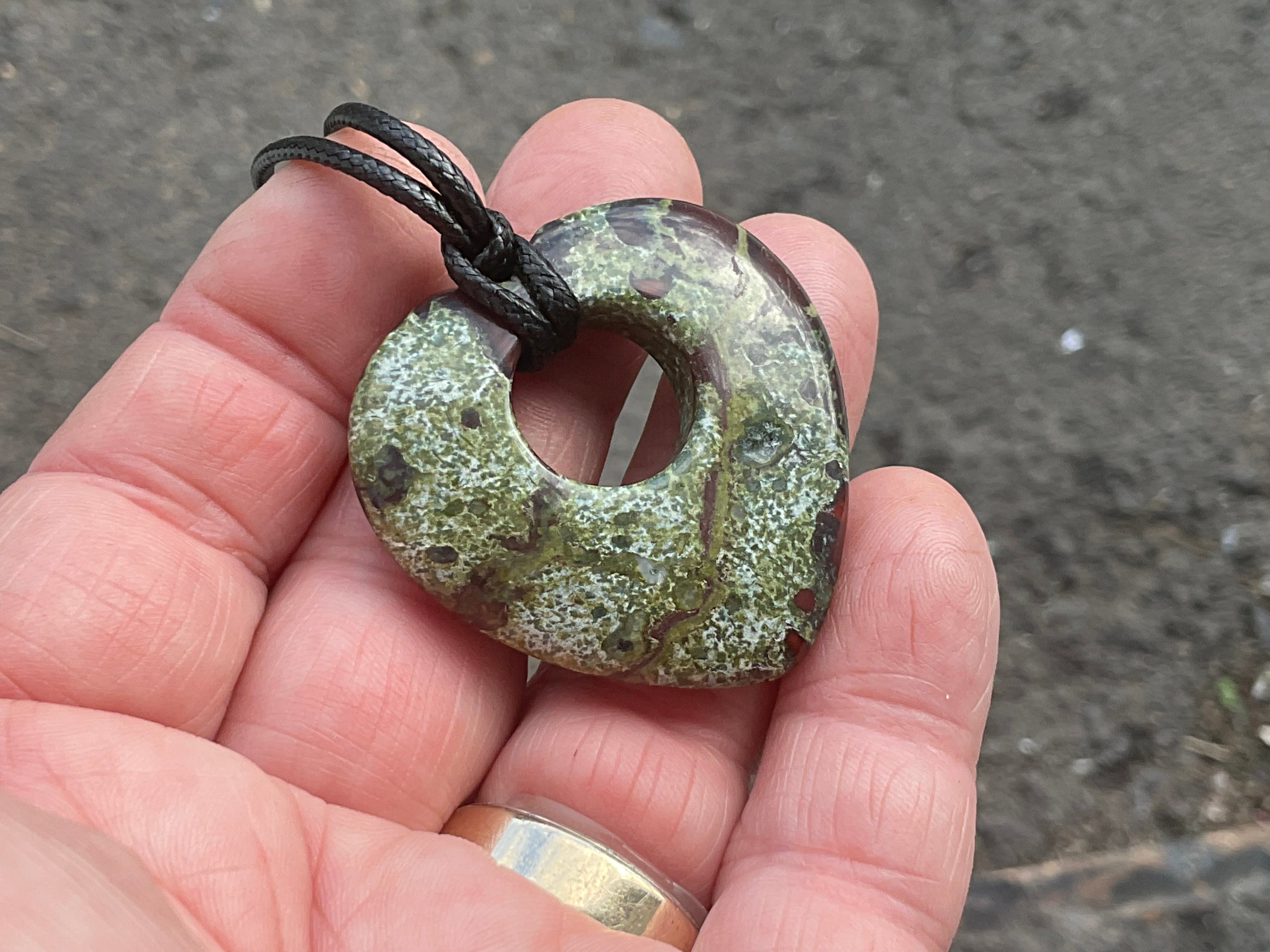 20g Dragons Blood Heart Pendant 1B