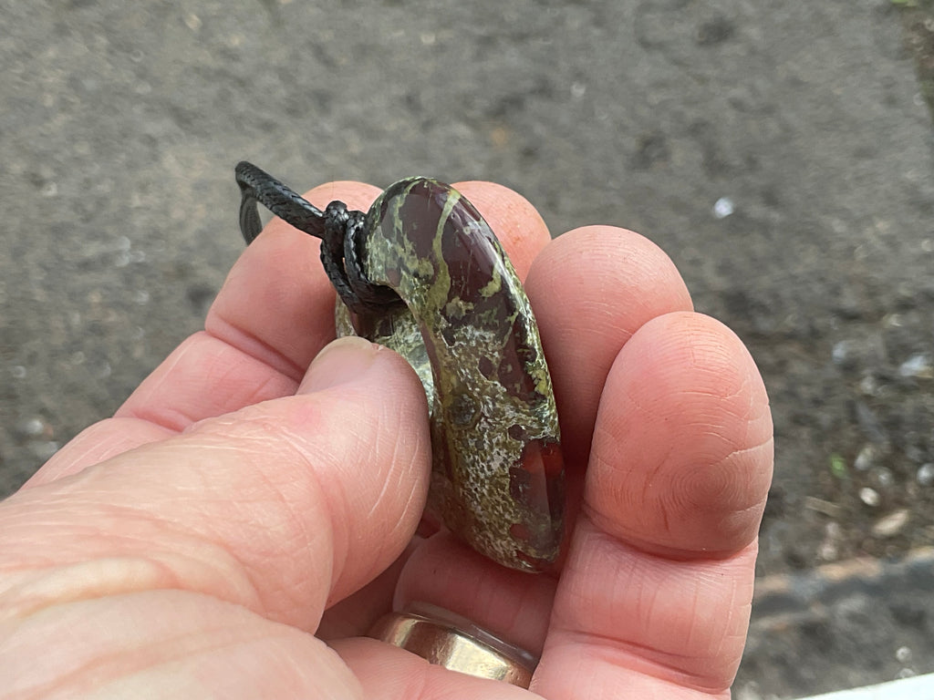 20g Dragons Blood Heart Pendant 1B