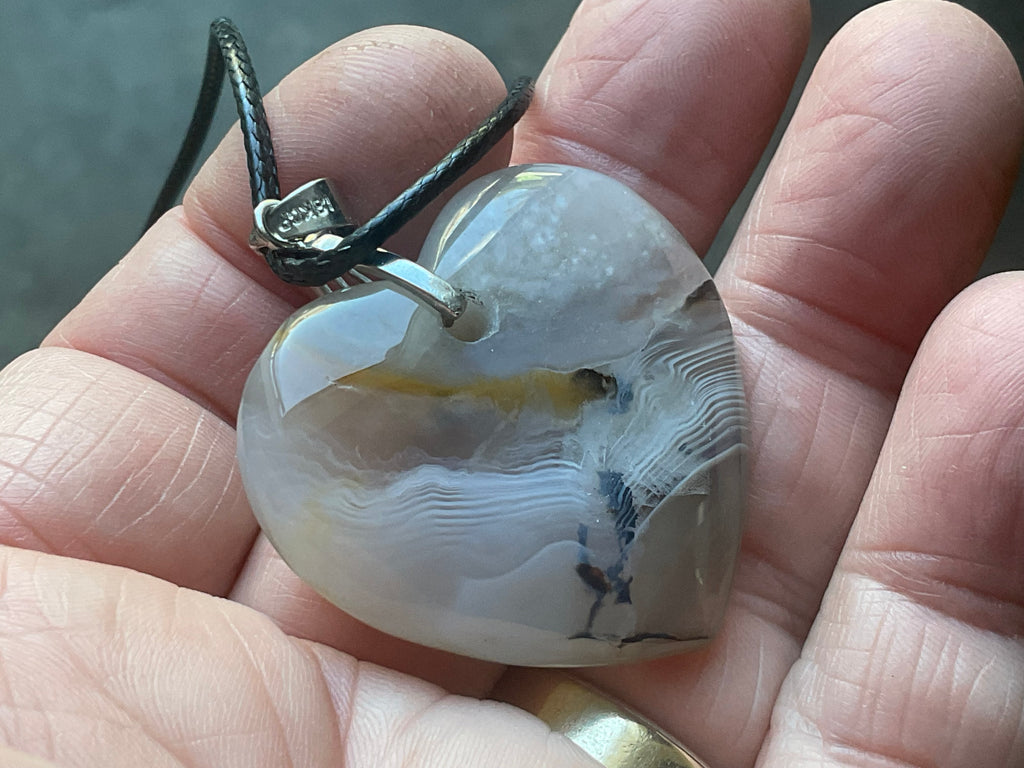 20g Agate Heart Pendant