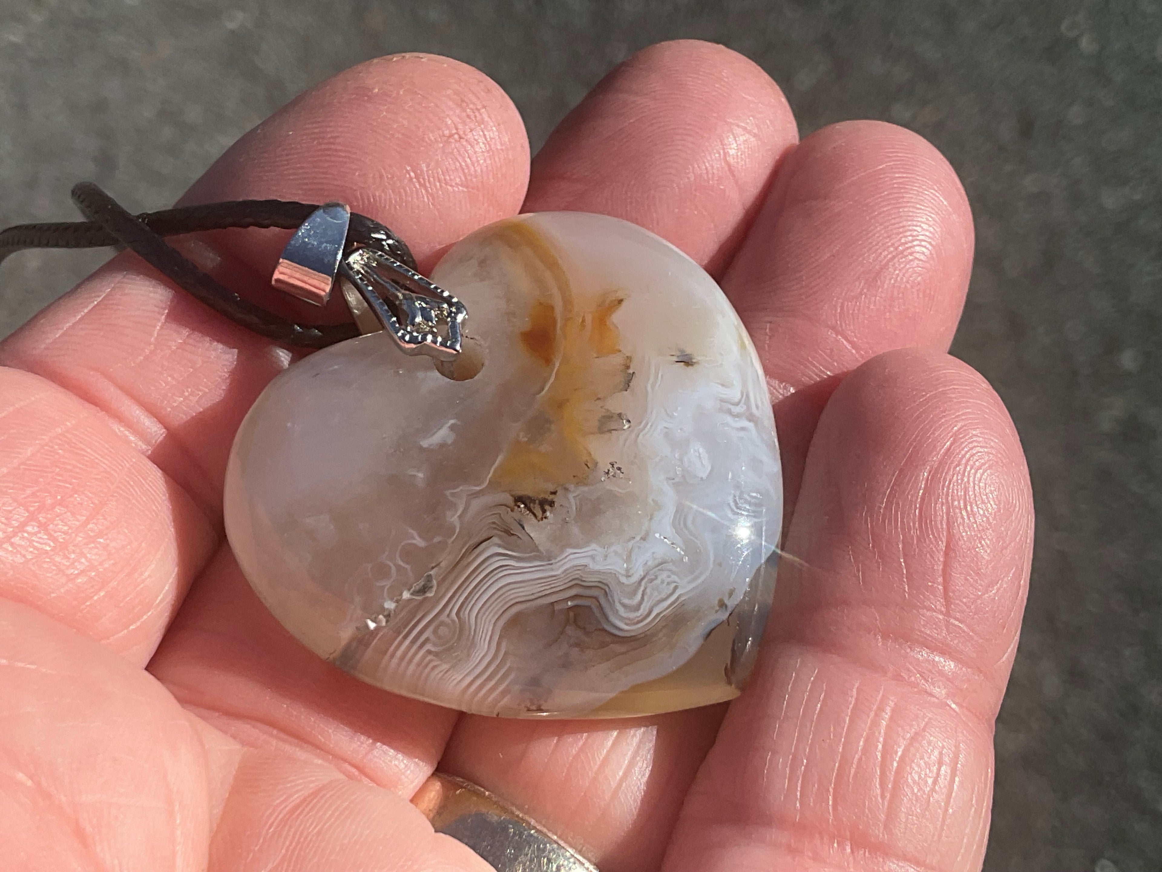 20g Agate Heart Pendant