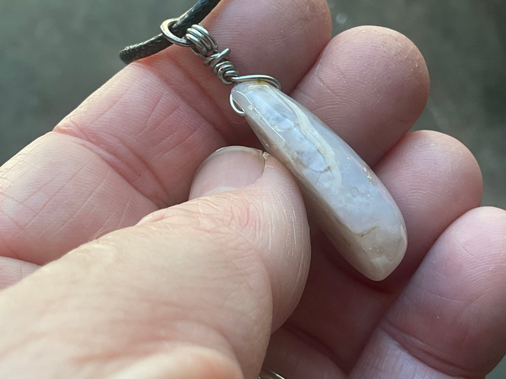 10g Flower Agate Pendant A
