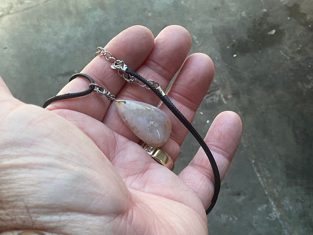 10g Flower Agate Pendant A