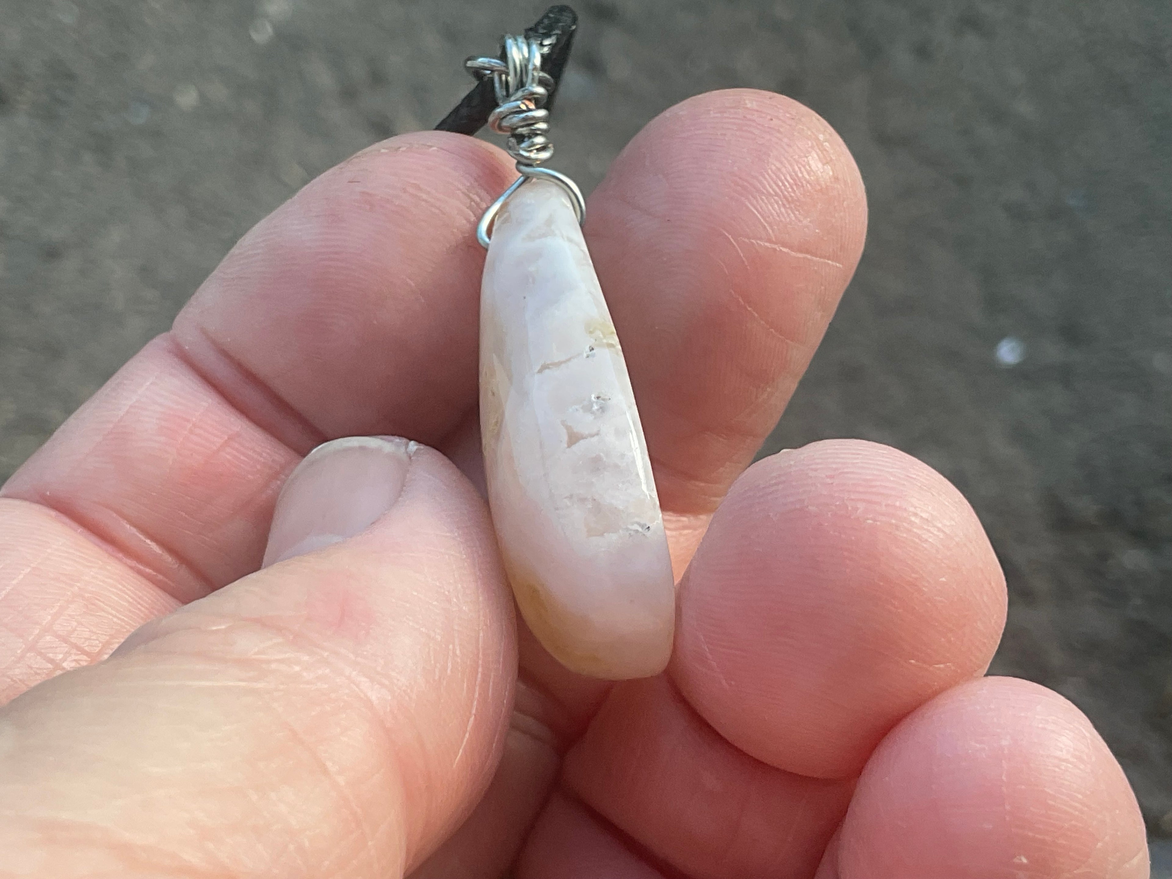 10g Flower Agate Pendant A