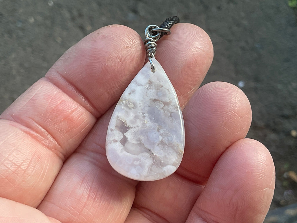 10g Flower Agate Pendant A