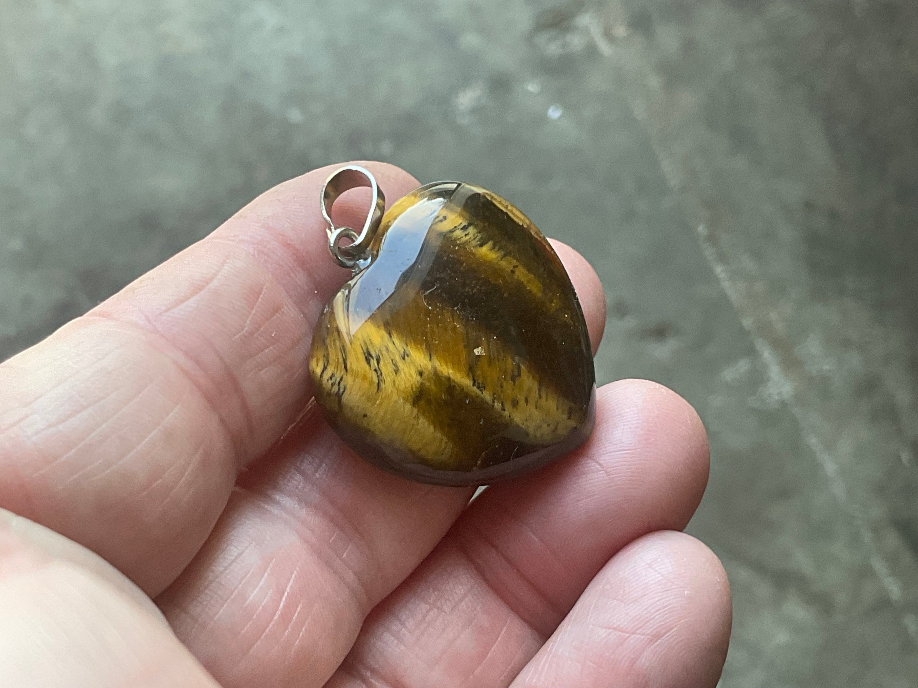 17g Tiger Eye Pendant - Heart 4B