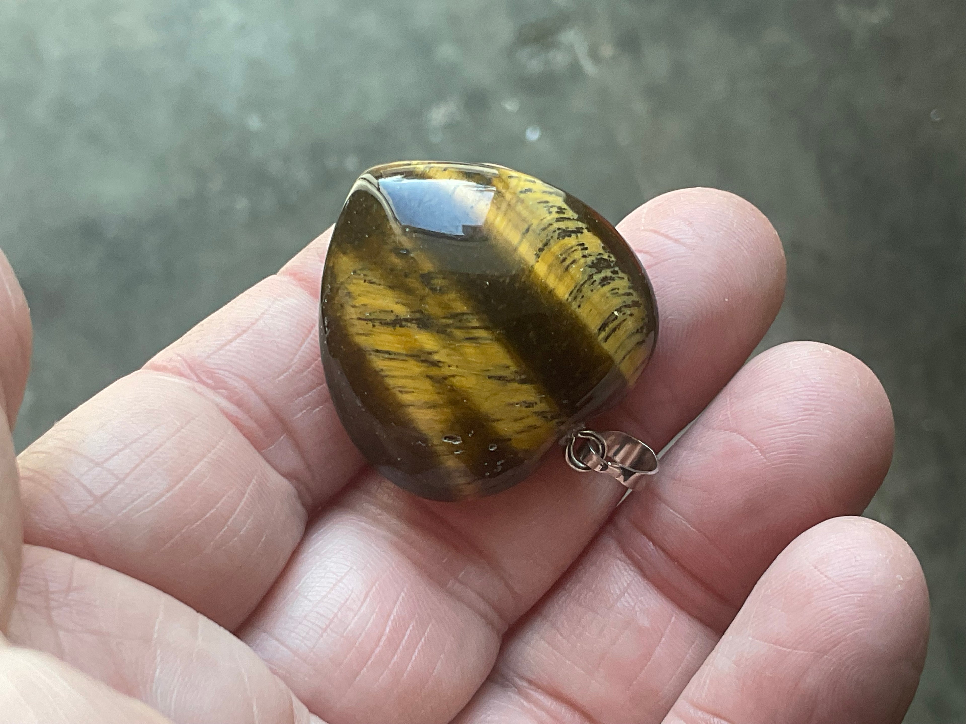 17g Tiger Eye Pendant - Heart 4B