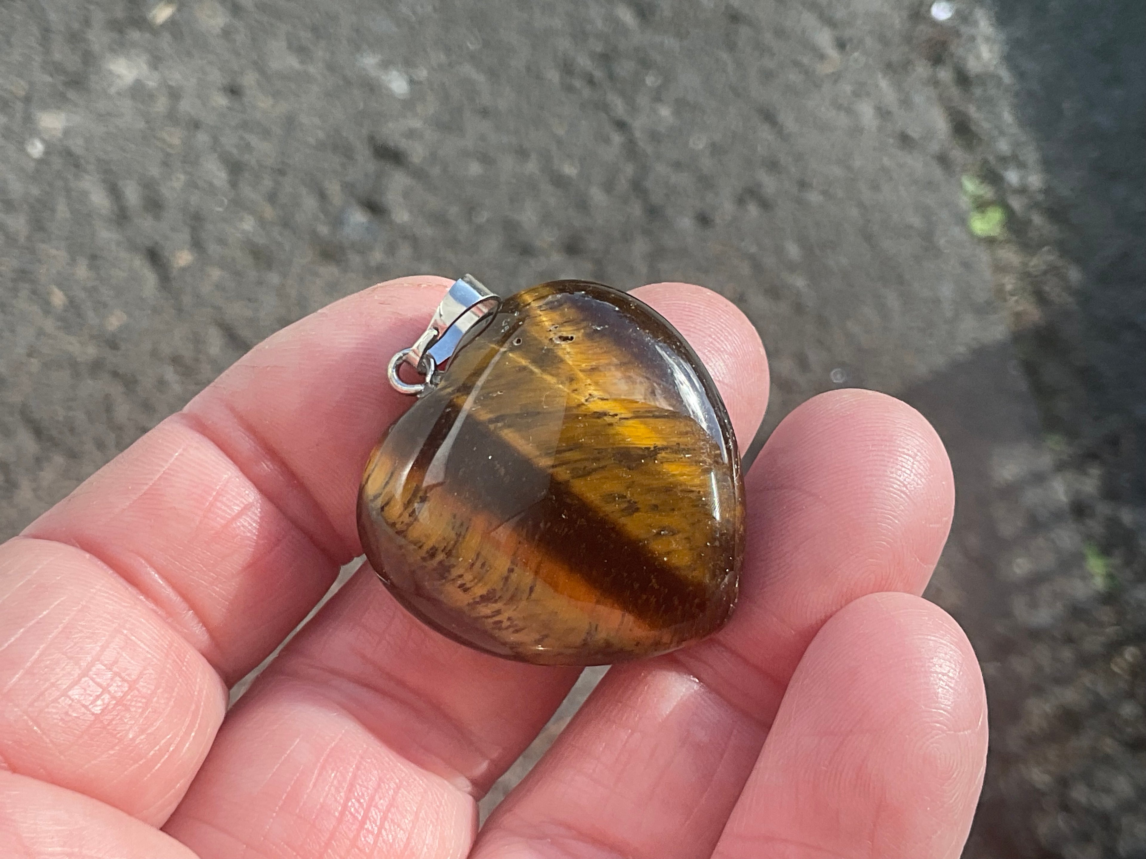 17g Tiger Eye Pendant - Heart 4B