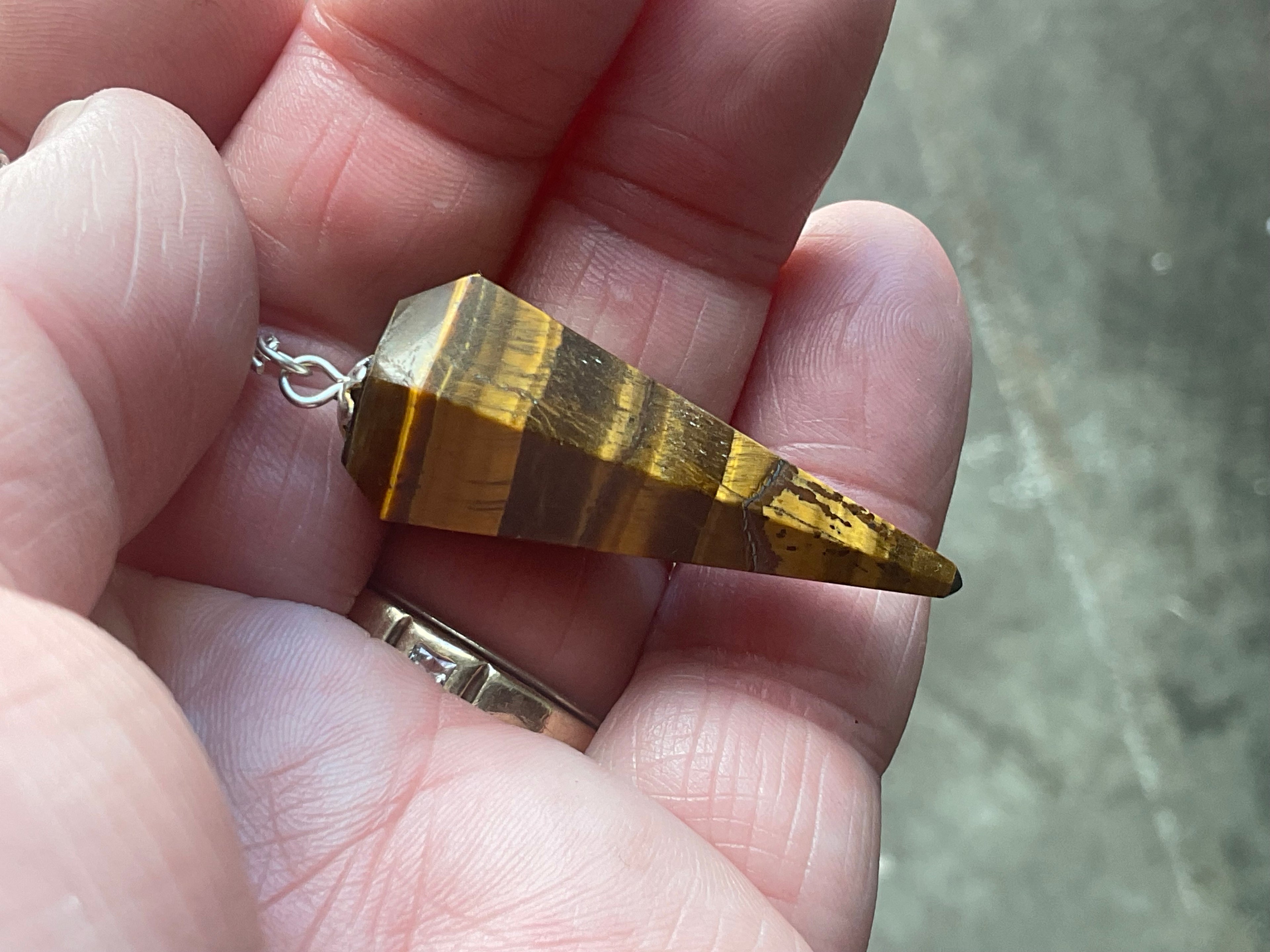 11g Tigers Eye Pendulum C