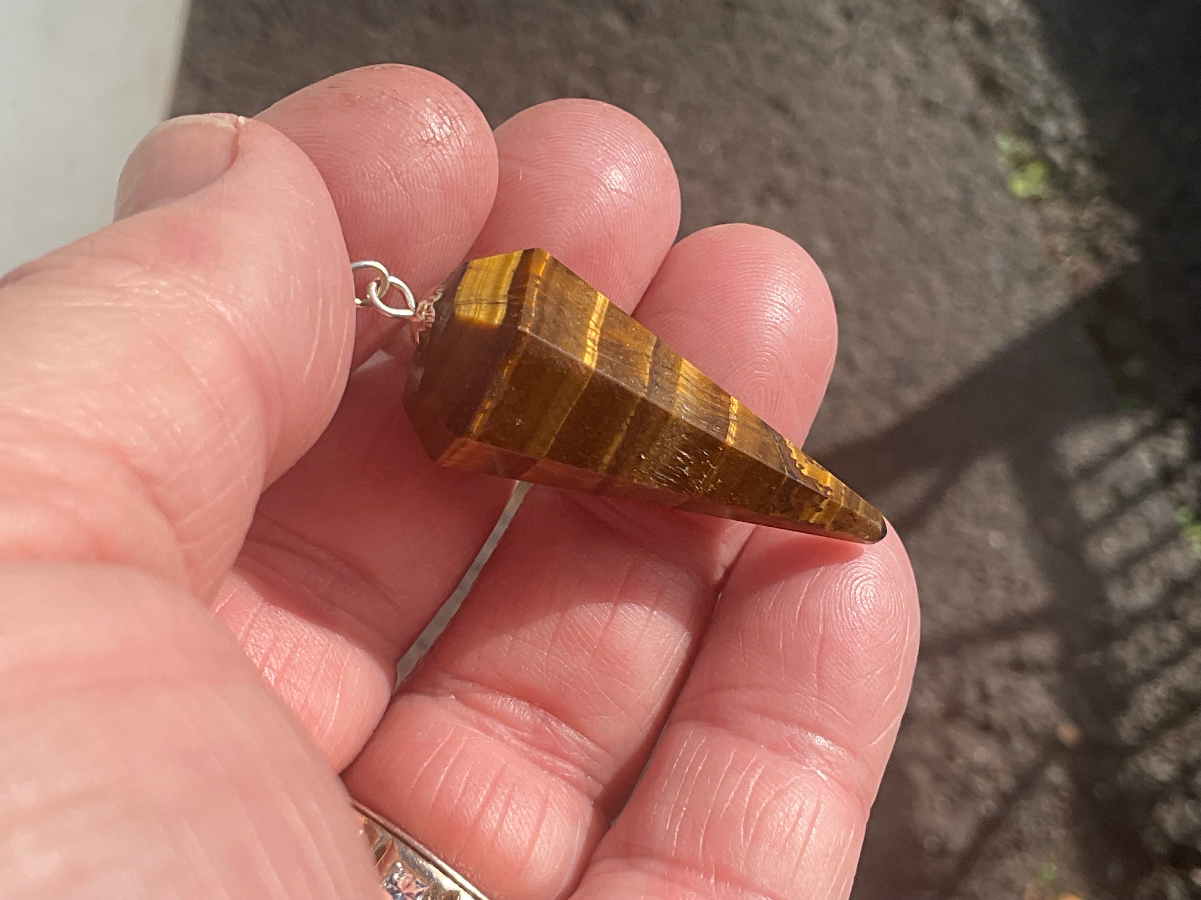 11g Tigers Eye Pendulum C