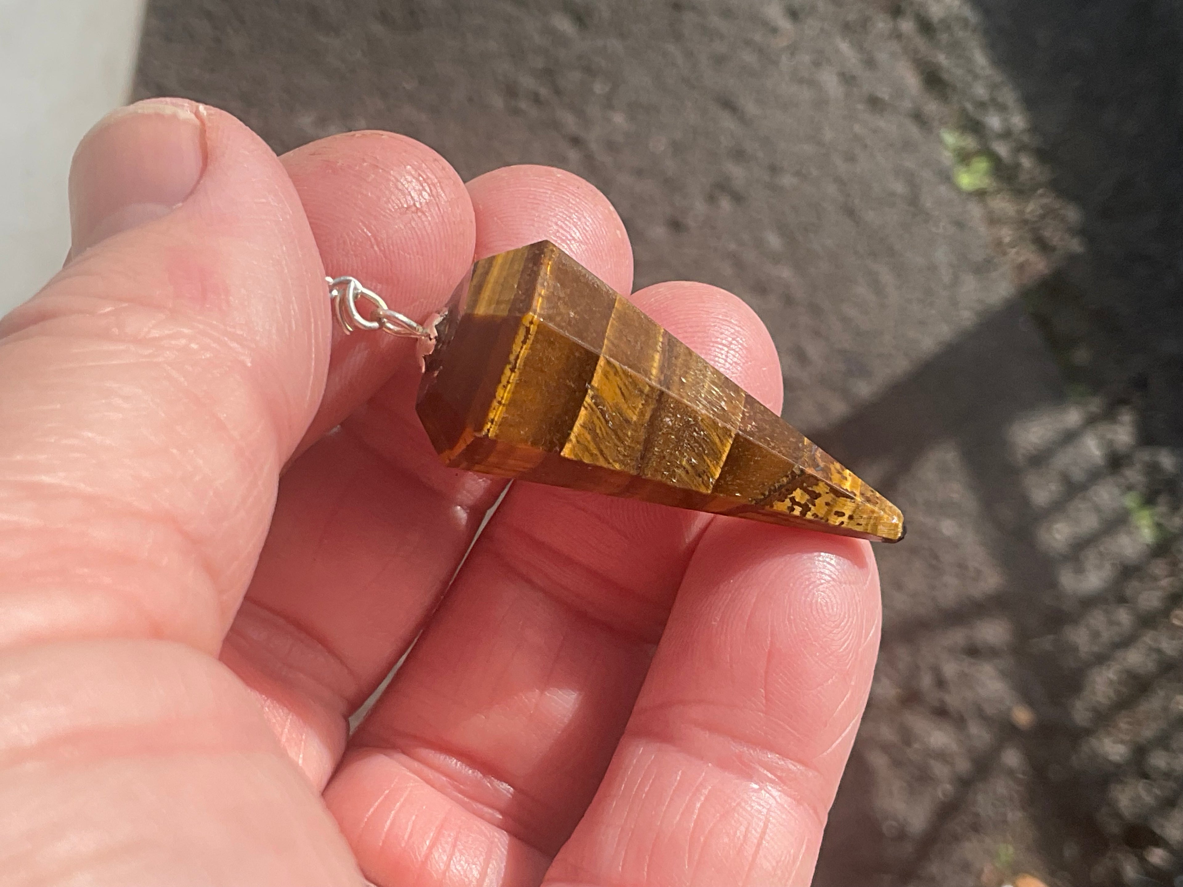 11g Tigers Eye Pendulum C
