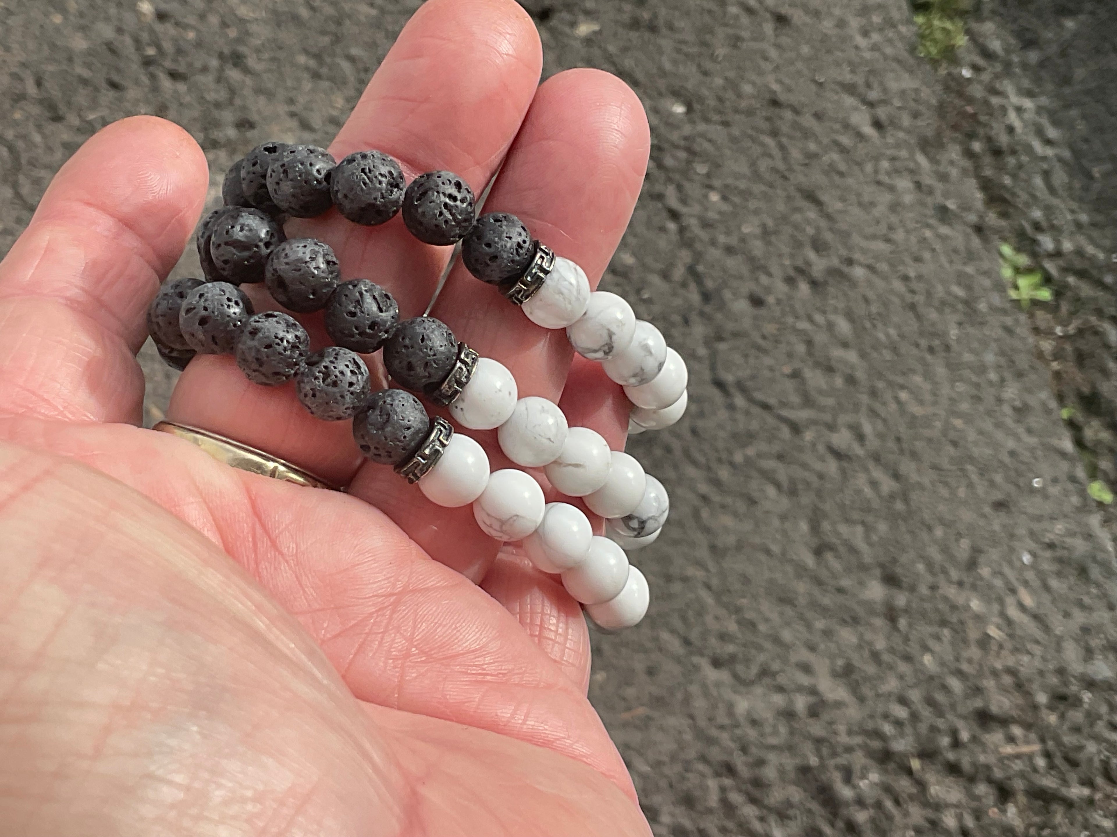 8mm Yin Yang Bead Bracelet (Lava Stone and Howlite)