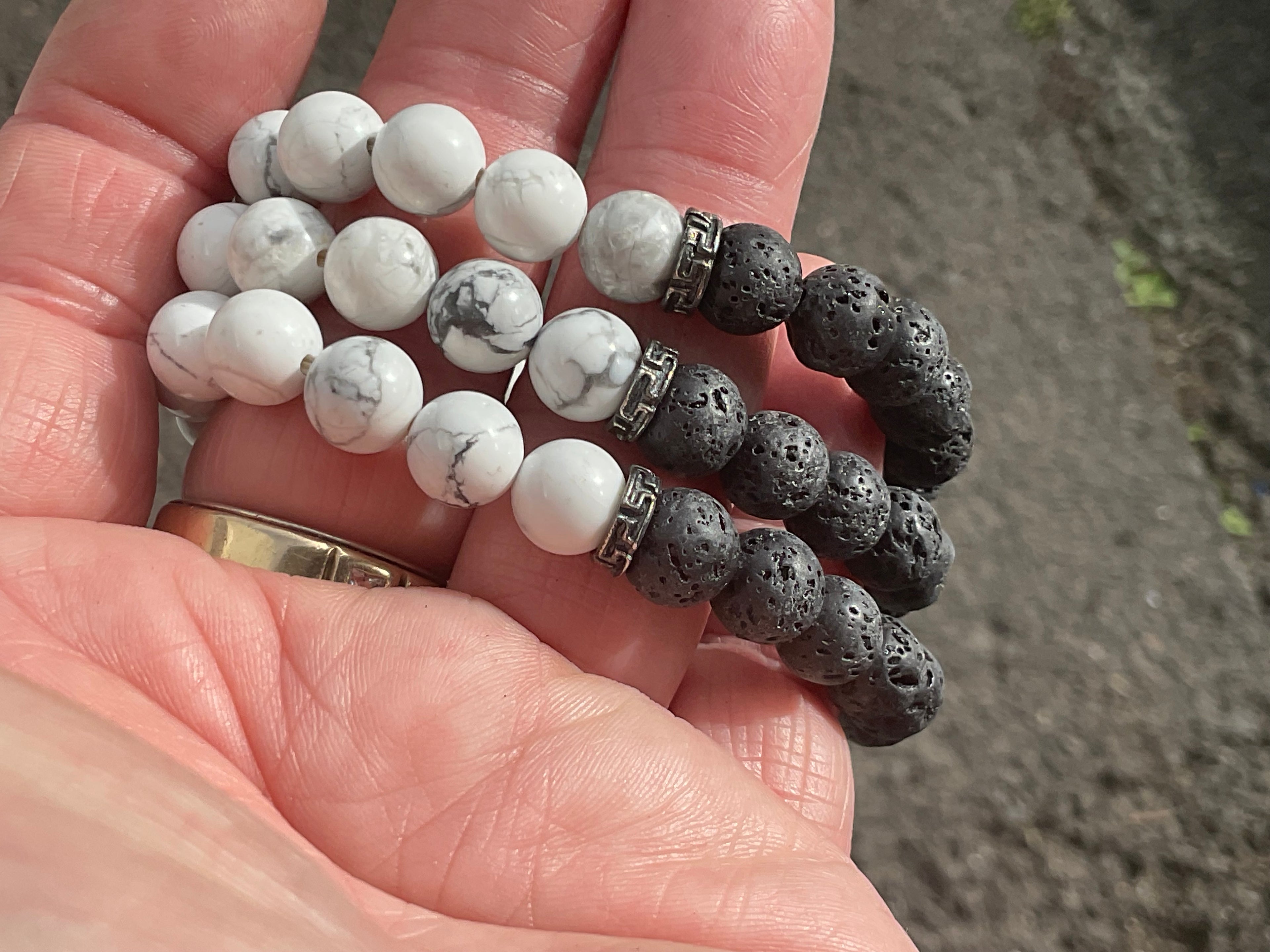8mm Yin Yang Bead Bracelet (Lava Stone and Howlite)
