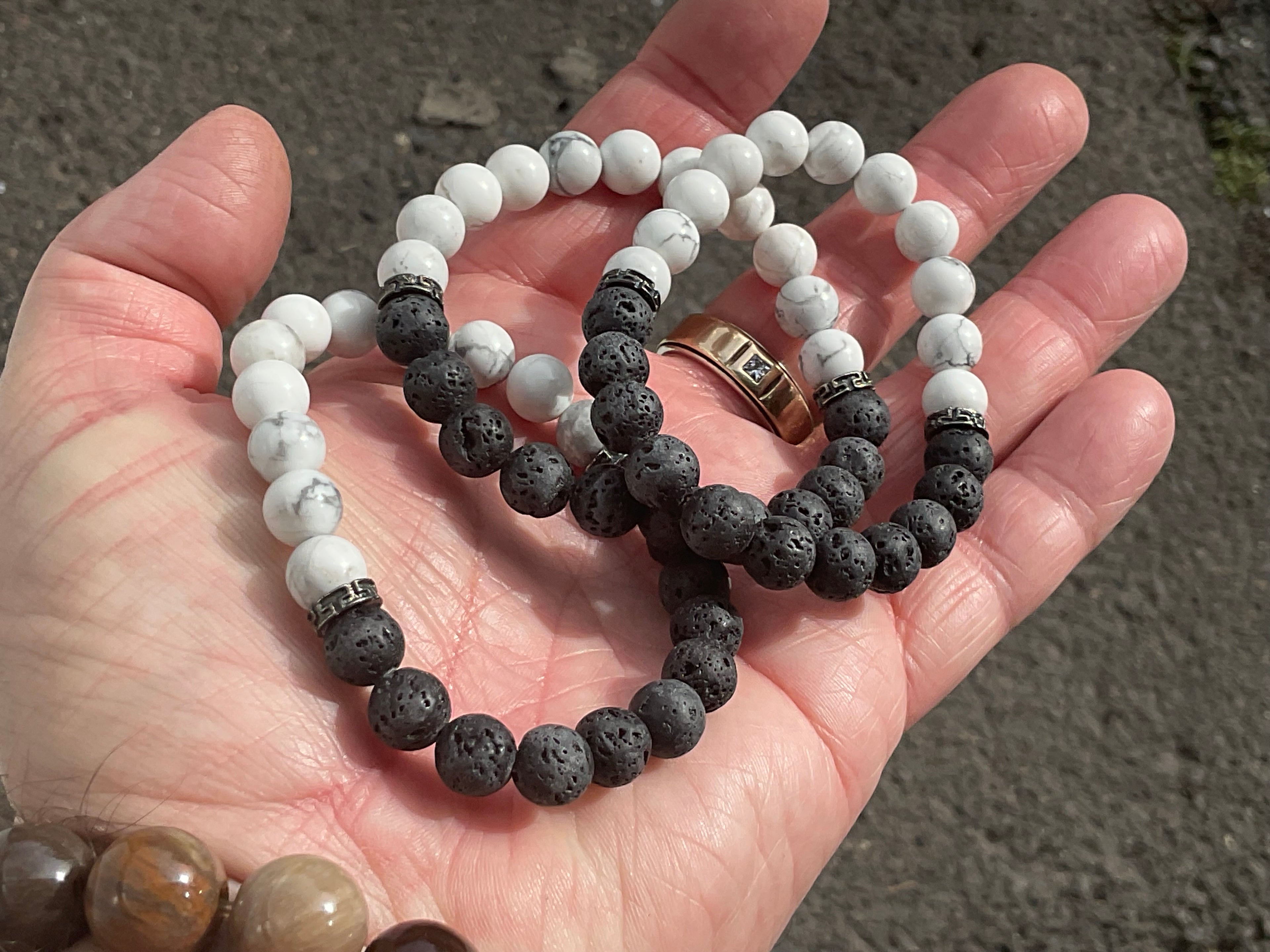 8mm Yin Yang Bead Bracelet (Lava Stone and Howlite)