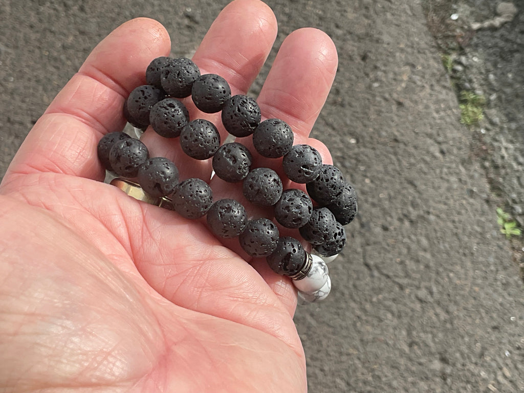 10mm Yin Yang Bead Bracelet (Lava Stone and Howlite)
