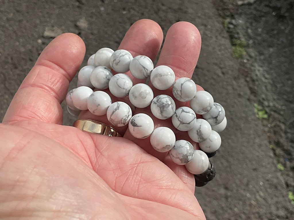 10mm Yin Yang Bead Bracelet (Lava Stone and Howlite)