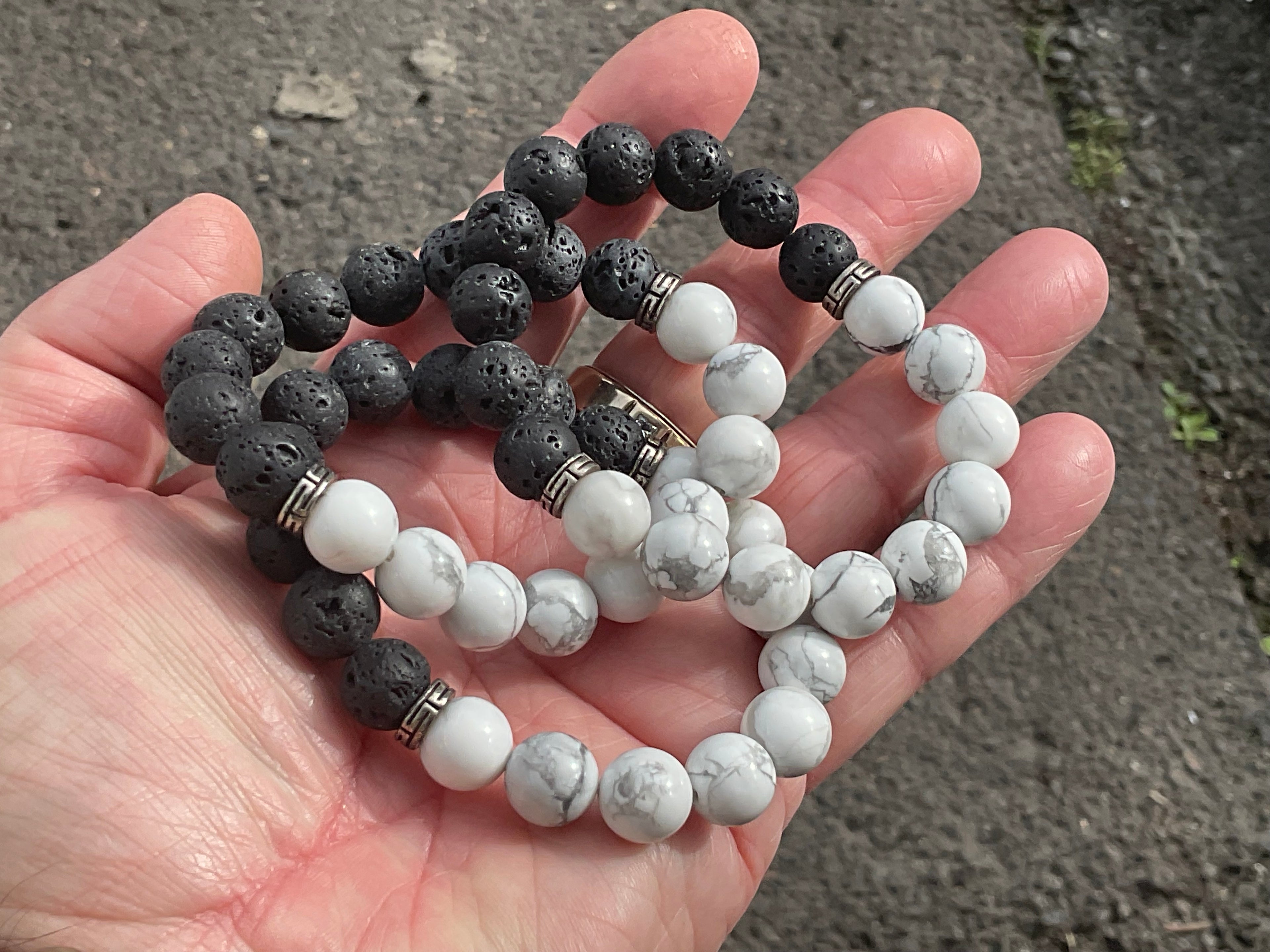 10mm Yin Yang Bead Bracelet (Lava Stone and Howlite)