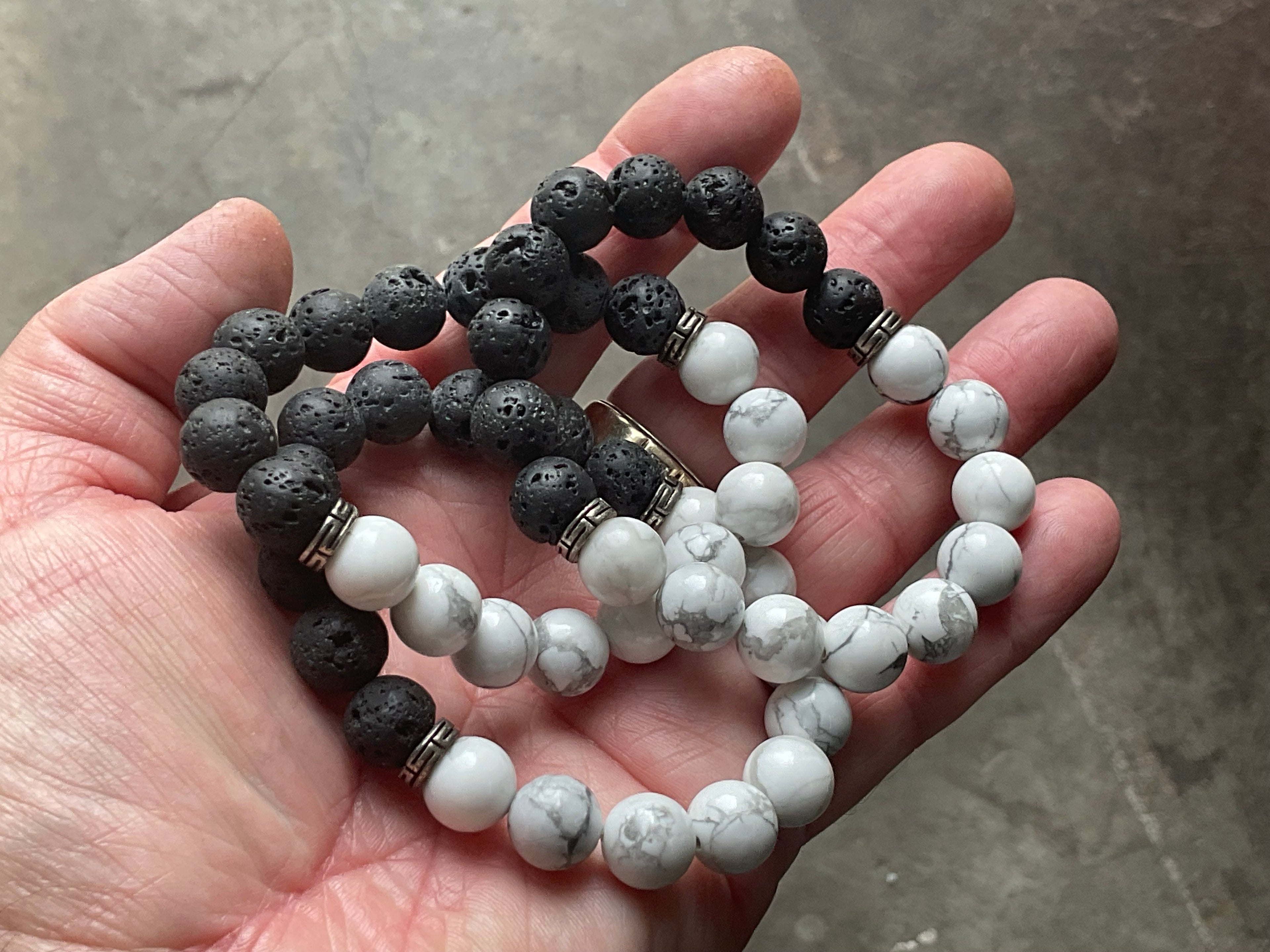 10mm Yin Yang Bead Bracelet (Lava Stone and Howlite)