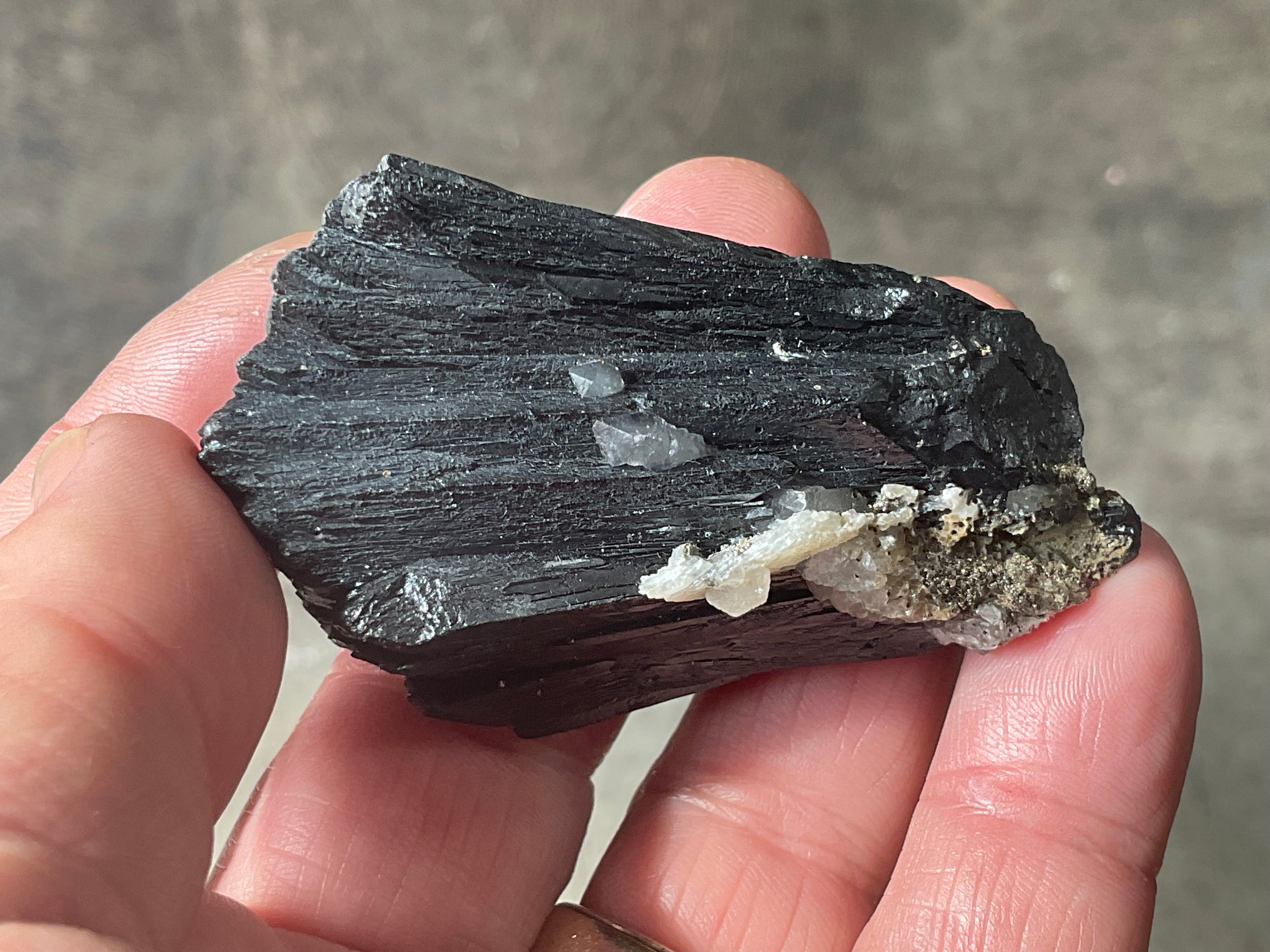 104g Ilvaite Specimen with Clear Quartz and Dolomite