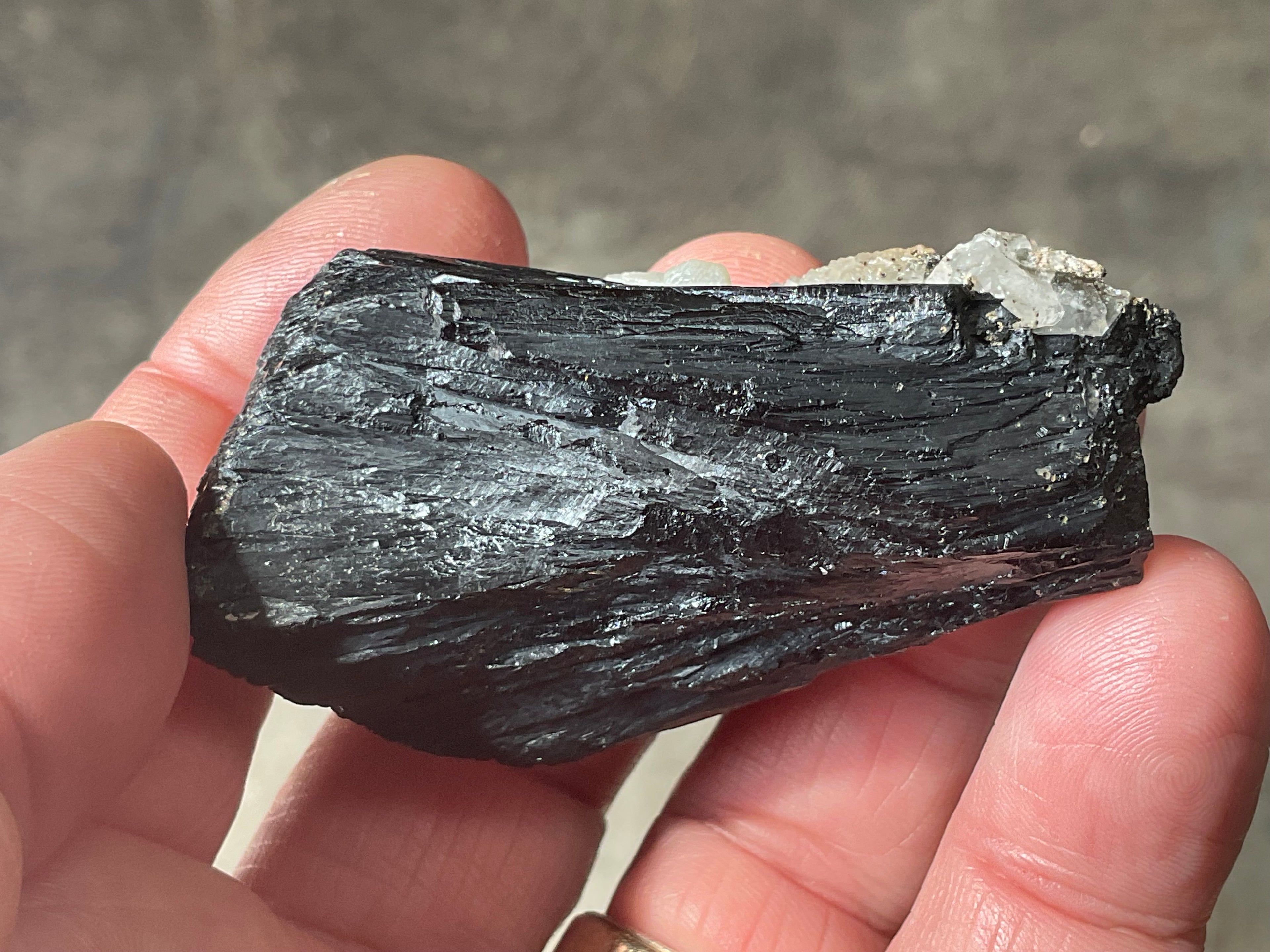 104g Ilvaite Specimen with Clear Quartz and Dolomite