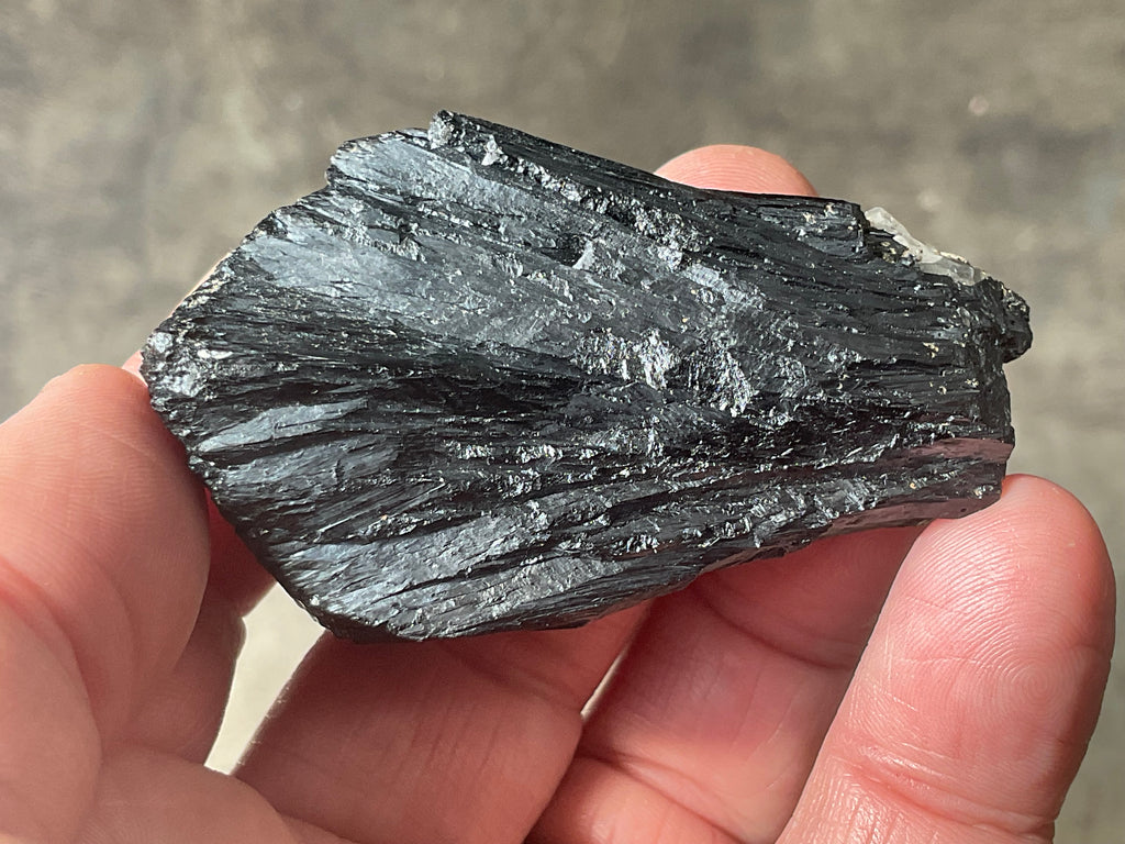 104g Ilvaite Specimen with Clear Quartz and Dolomite
