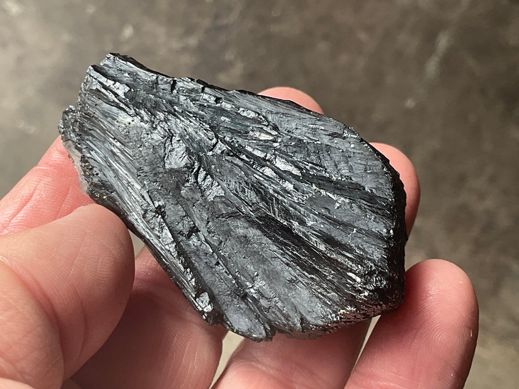 104g Ilvaite Specimen with Clear Quartz and Dolomite