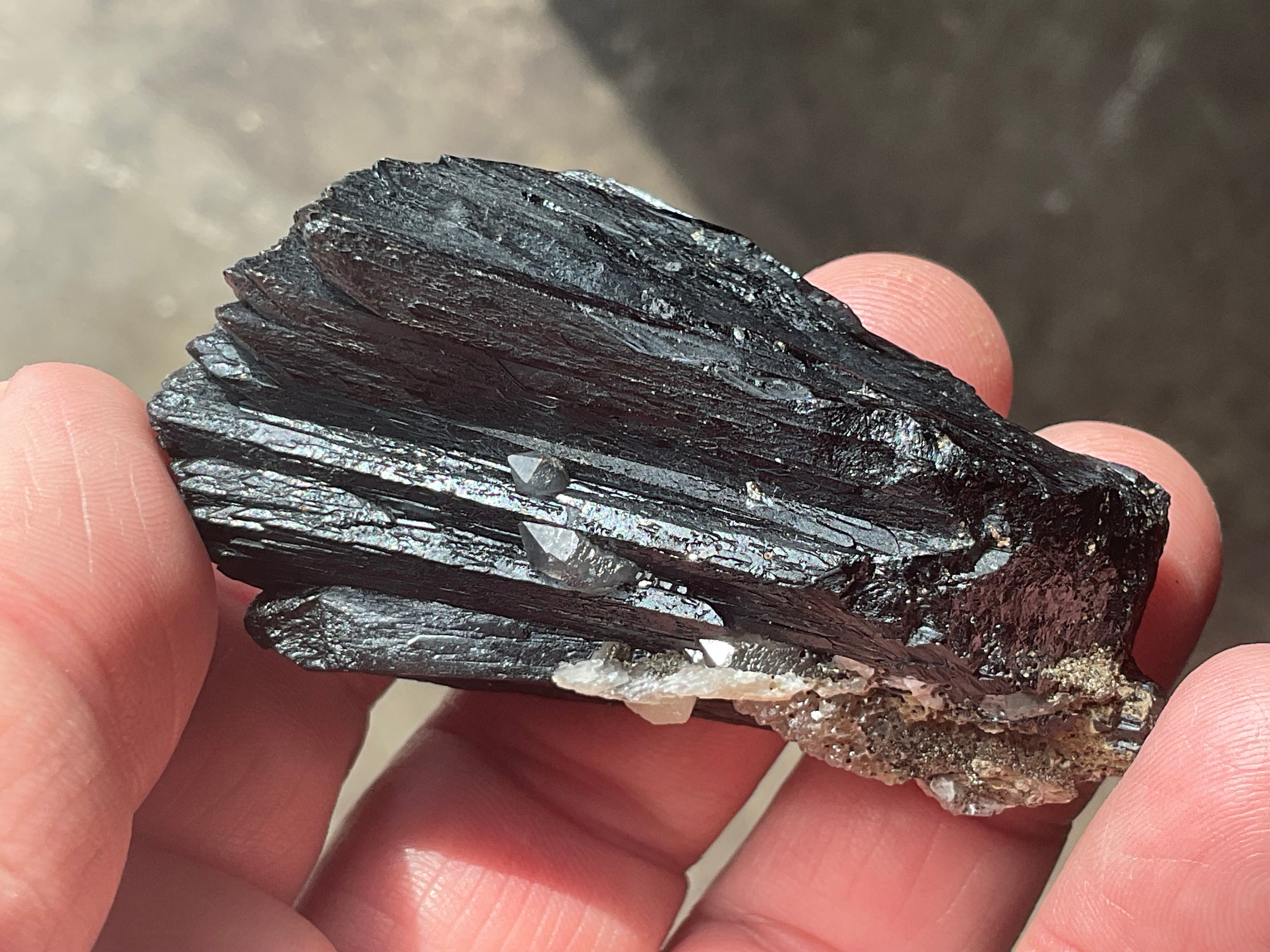 104g Ilvaite Specimen with Clear Quartz and Dolomite