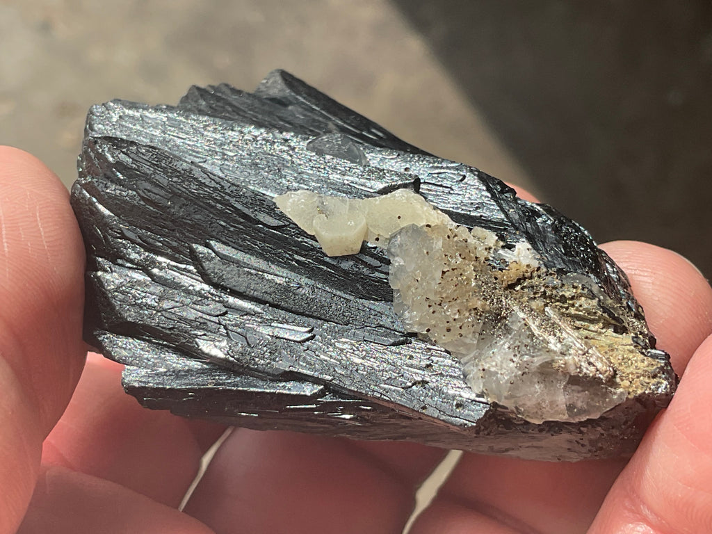 104g Ilvaite Specimen with Clear Quartz and Dolomite