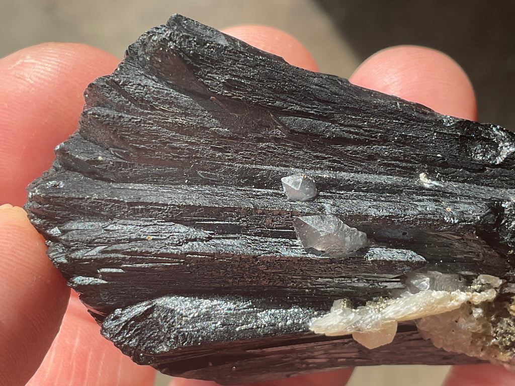 104g Ilvaite Specimen with Clear Quartz and Dolomite