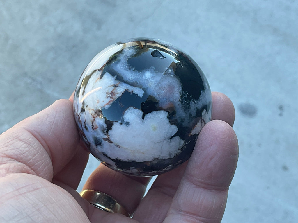 174g Black Flower Agate 3B