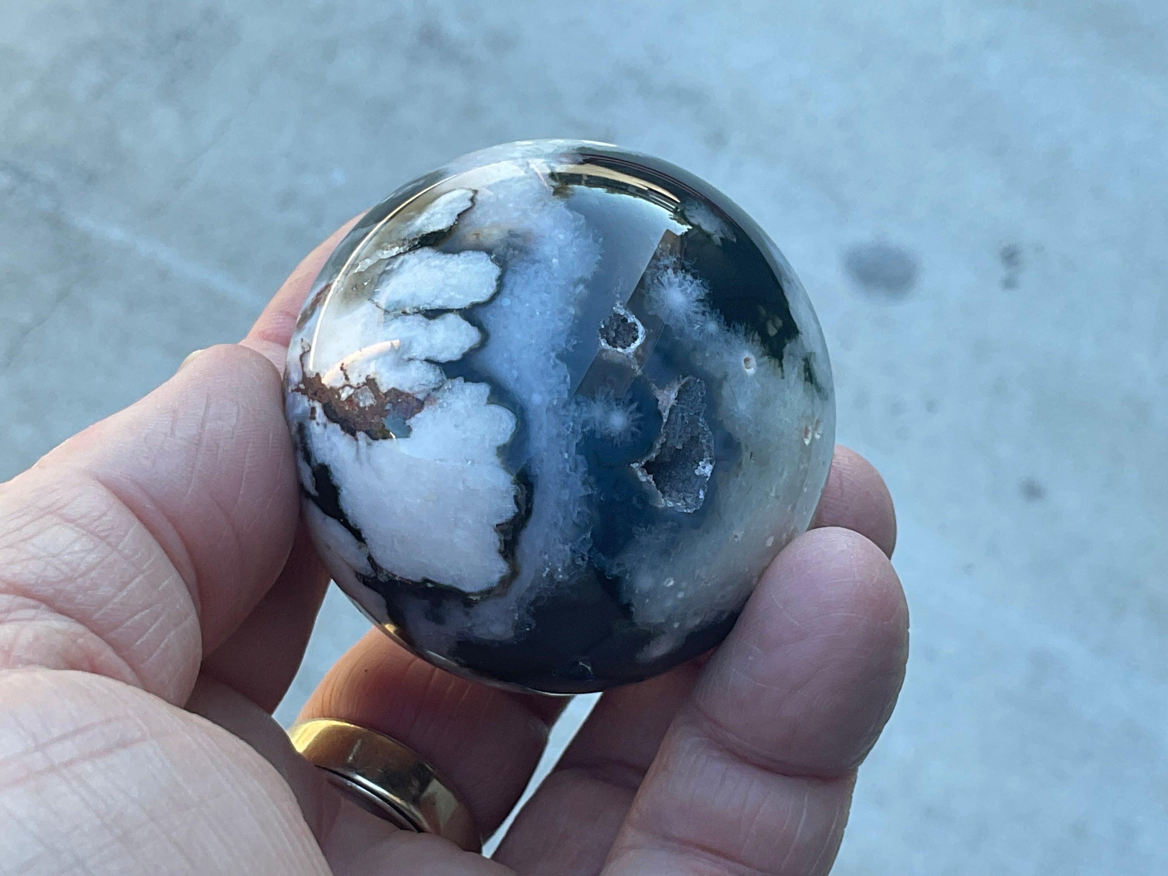 174g Black Flower Agate 3B