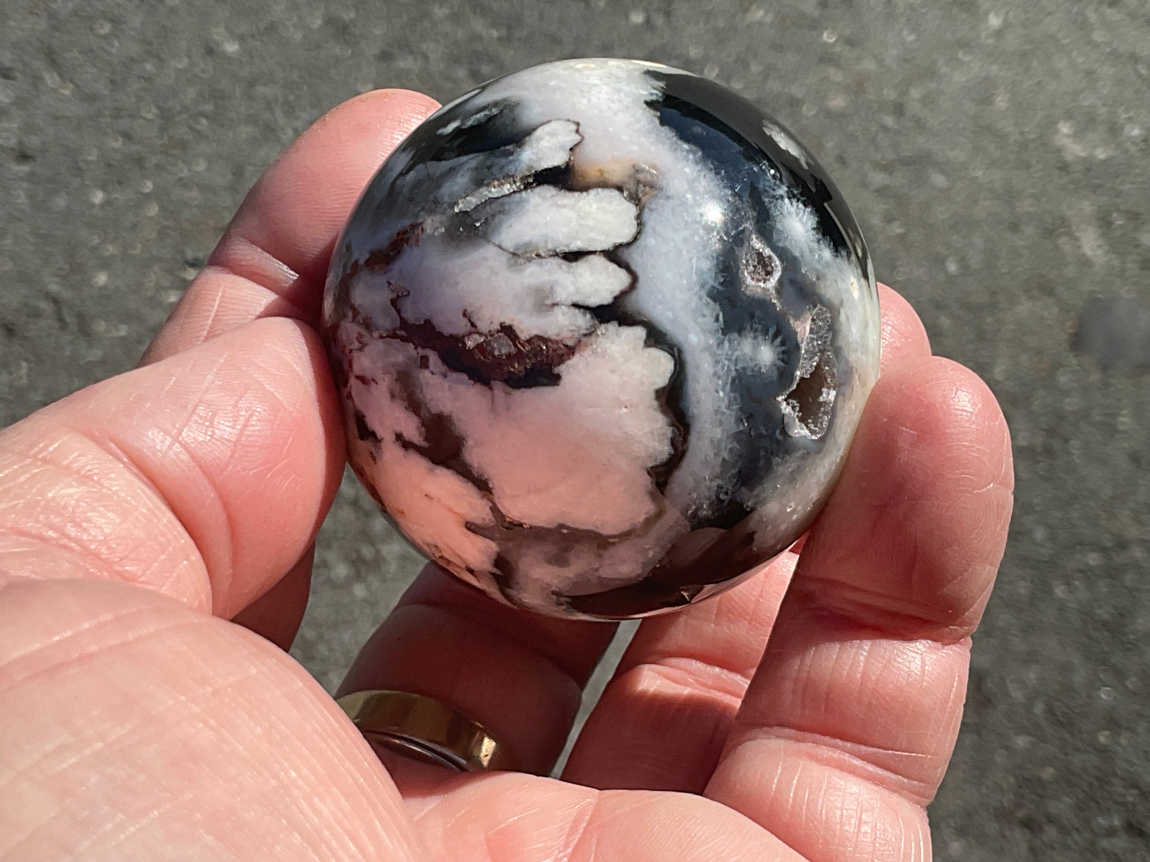 174g Black Flower Agate 3B