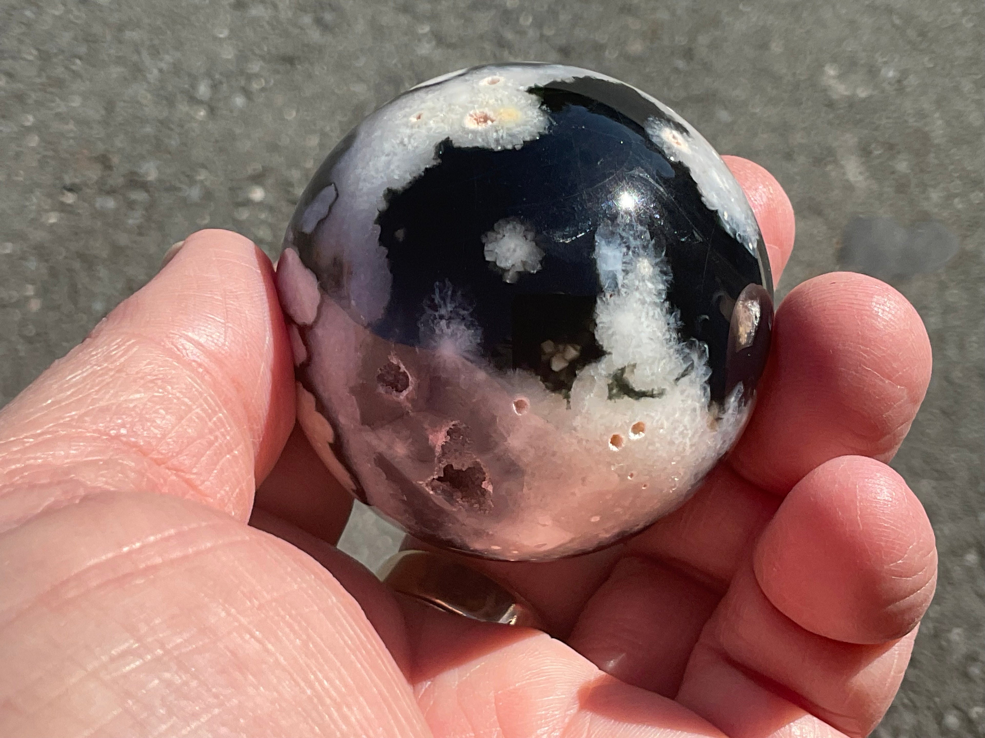 174g Black Flower Agate 3B