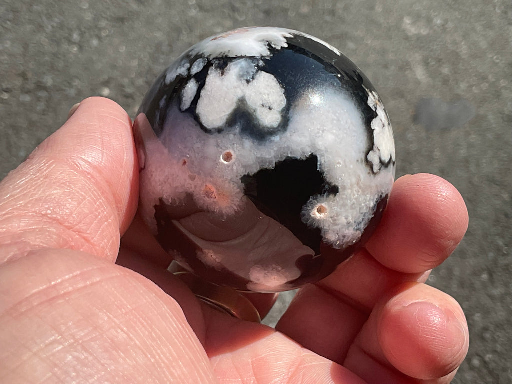 174g Black Flower Agate 3B