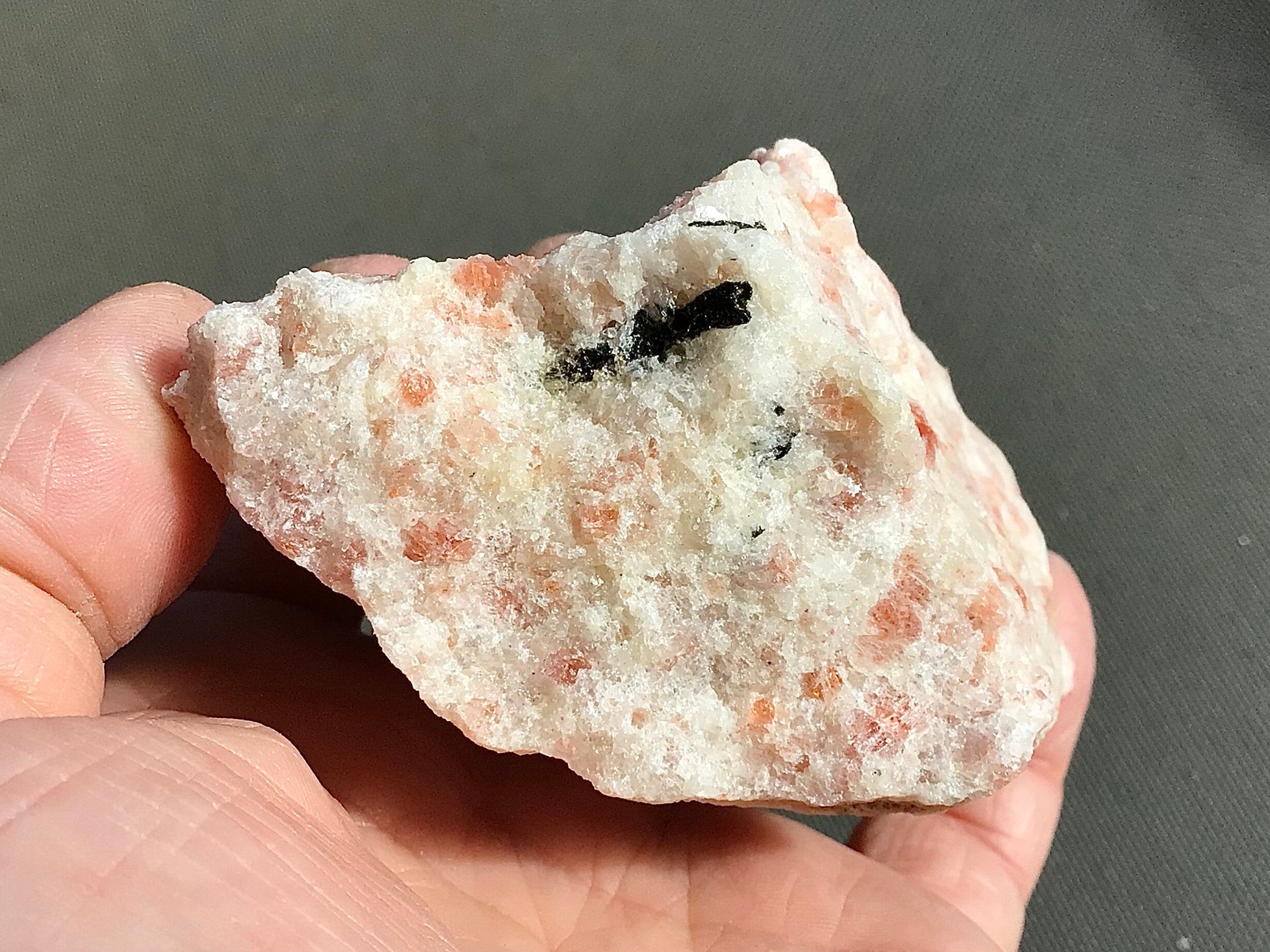 321g Sunstone with Biotite Mica E