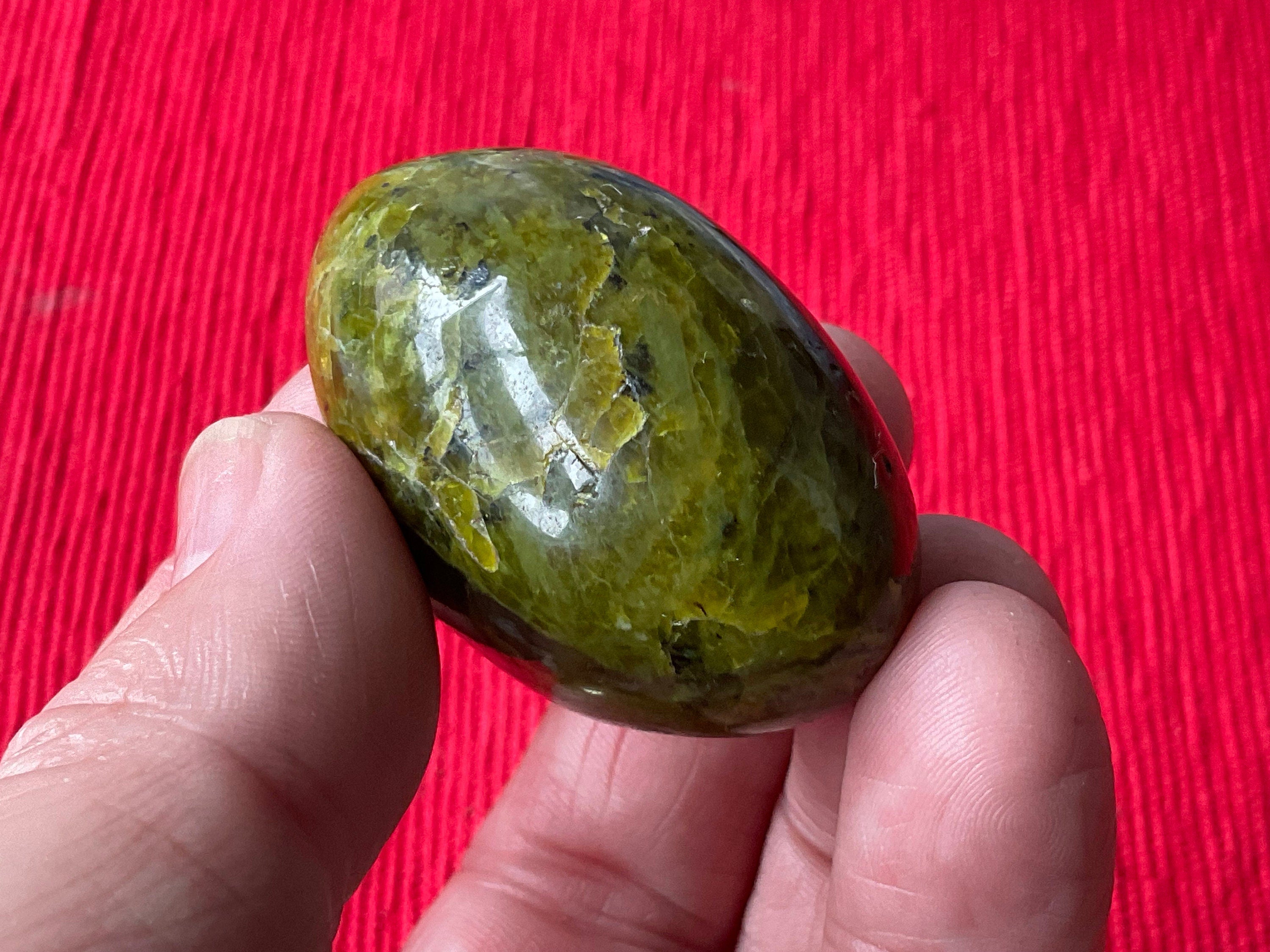 59g Green Common Opal Palmstone 2B