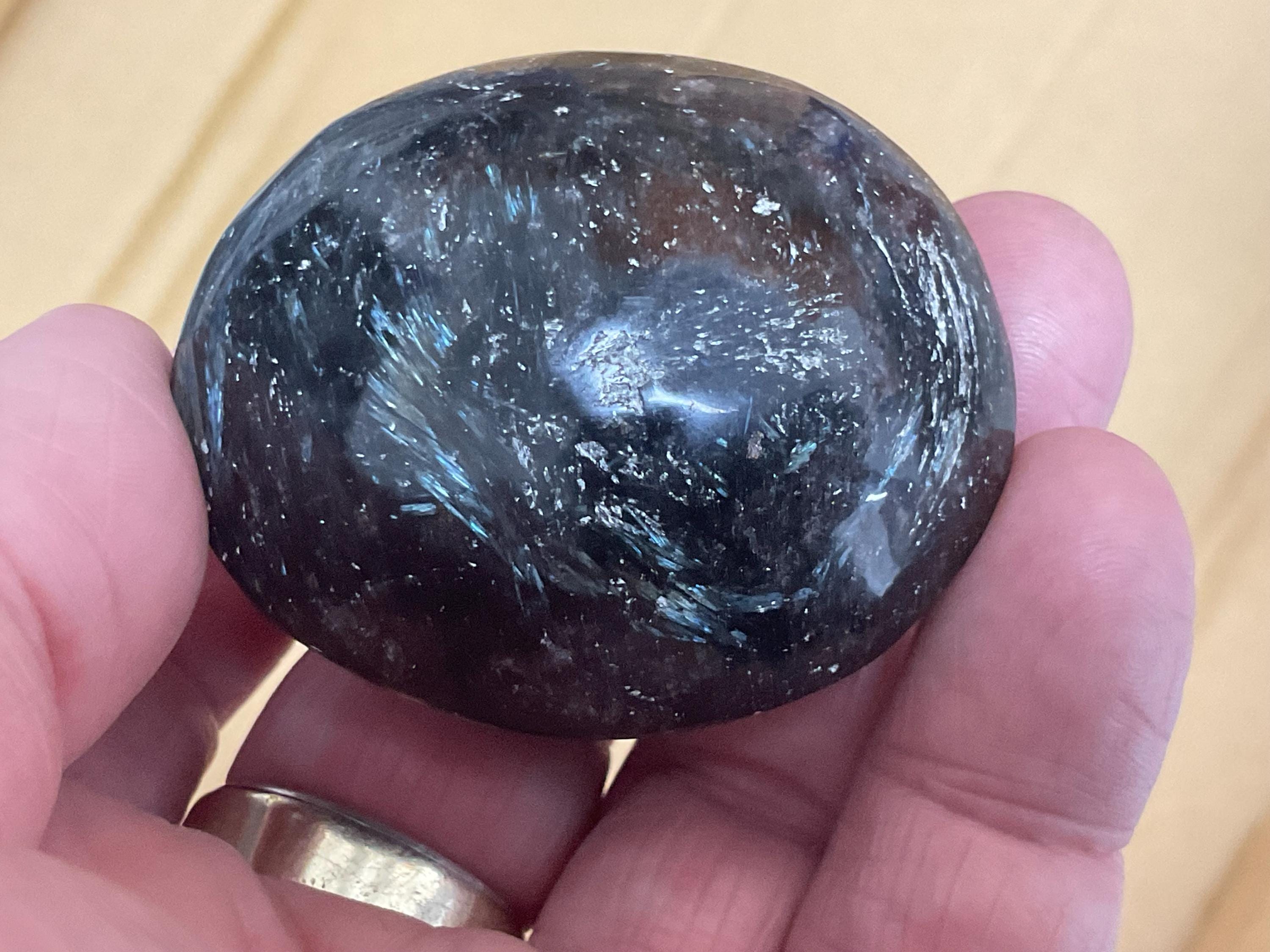 90g Arfvedsonite with Minor Eudialyte Palmstone 11A