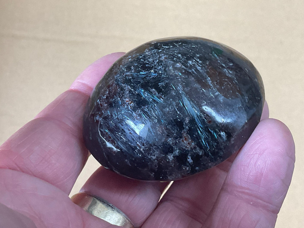 122g Arfvedsonite with Minor Eudialyte Palmstone 11C